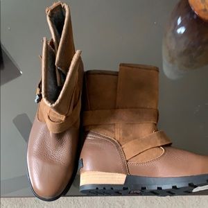 NWT Sorel brown boots size 7.5
